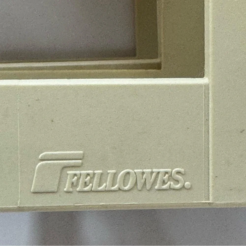 VTG 70s Fellowes Magazine Holders (2) Cream Plastic Curve Arc Office Retro Vibes
